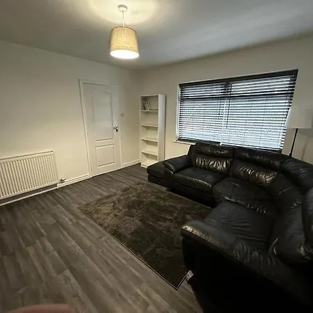 Large 3 Bed *