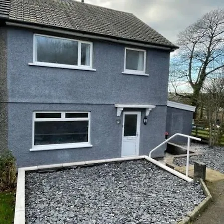 Large 3 Bed *